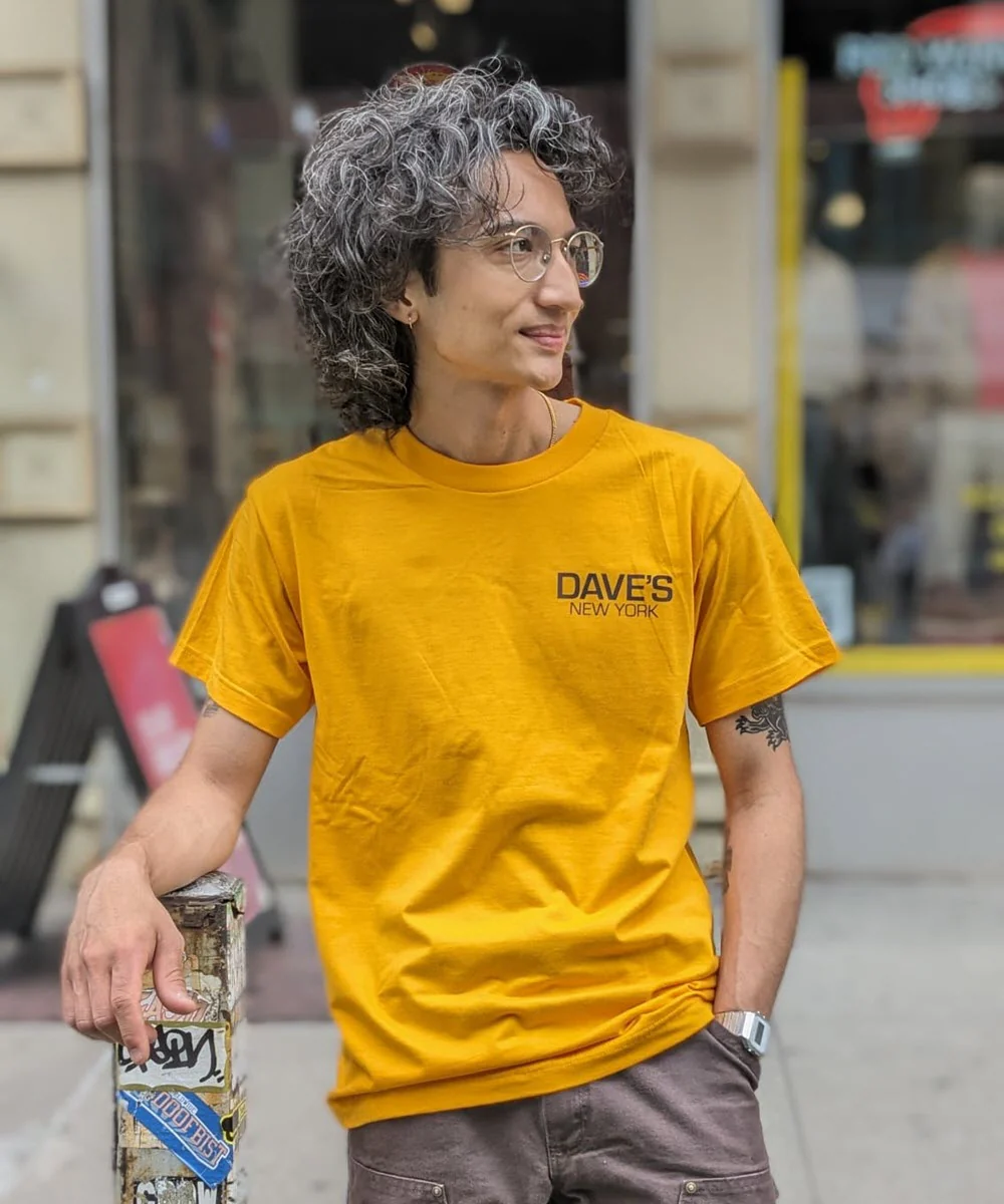 Dave's New York Work Logo Short Sleeve T-shirt - Gold - Image 2